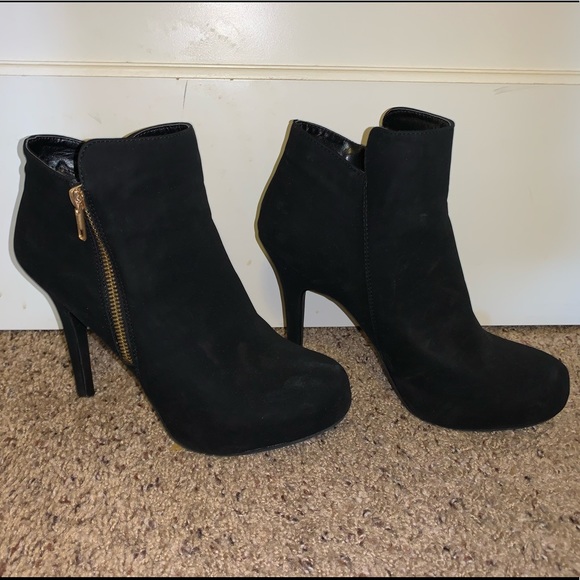 Shoes - Black suede 4” heels